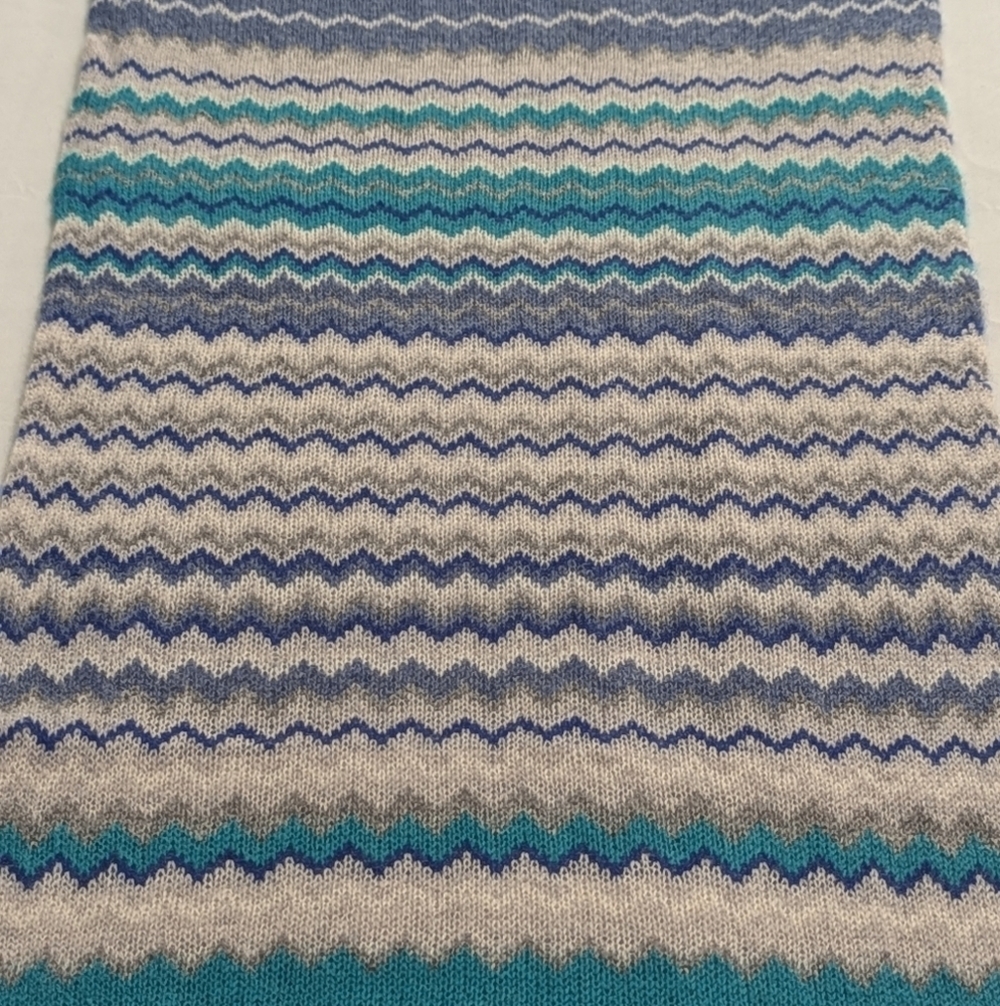 NWT Halogen 100% Cashmere Chevron Patterned Oblong Scarf - Picture 8 of 10